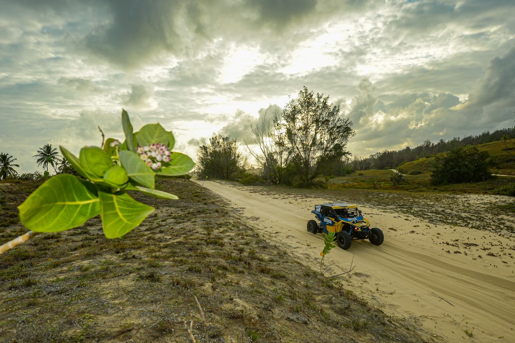 Superação nos UTVs e briga pelo primeiro lugar nos quadriciclos no primeiro dia